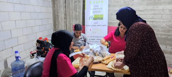 جمعية زيتونة للتمنية الاجتماعية تقدم المساعدات لأهالي مخيم عين الحلوة النازحين