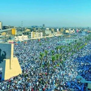 آلاف العراقيون احتشدوا في ساحة التحرير، دعماً لغزّة وفلسطين ورفضاً لقصف العدوان