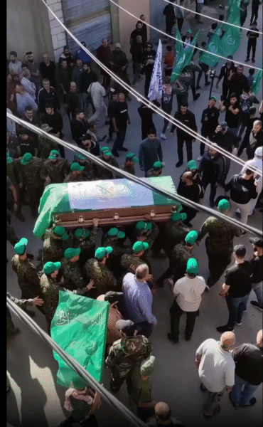 المخيمات الفلسطينية يشيعون القائد خليل خراز