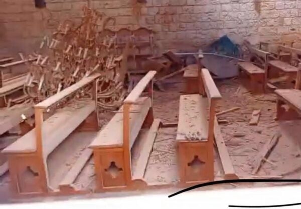 قصف مدفعي إسرائيلي استهدف كنيسة “مار جرجس” في بلدة يارون
