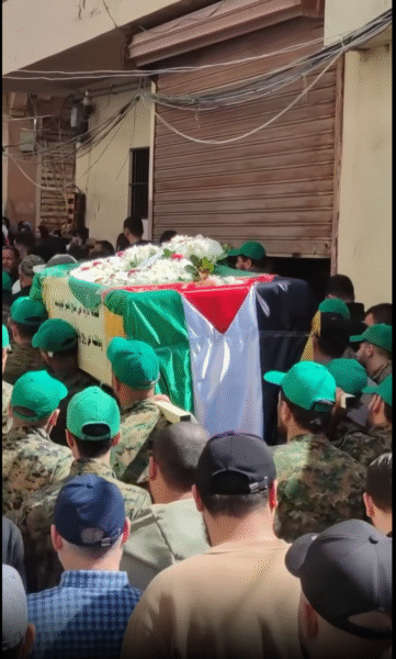 أبناء المخيمات الفلسطينية يشيعون البطل “هادي مصطفى”