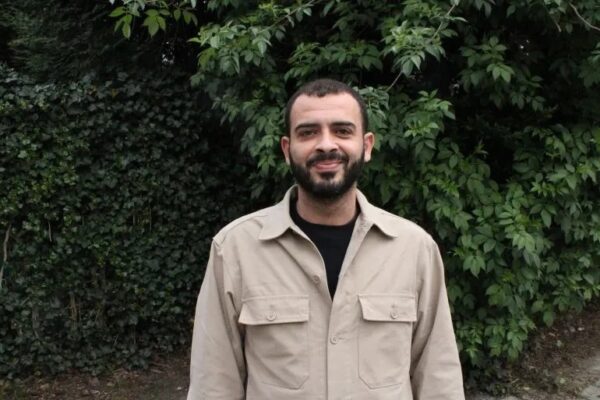 السلطات اليونانية تعتقل ناشطاً فلسطينياً من مخيم عين الحلوة