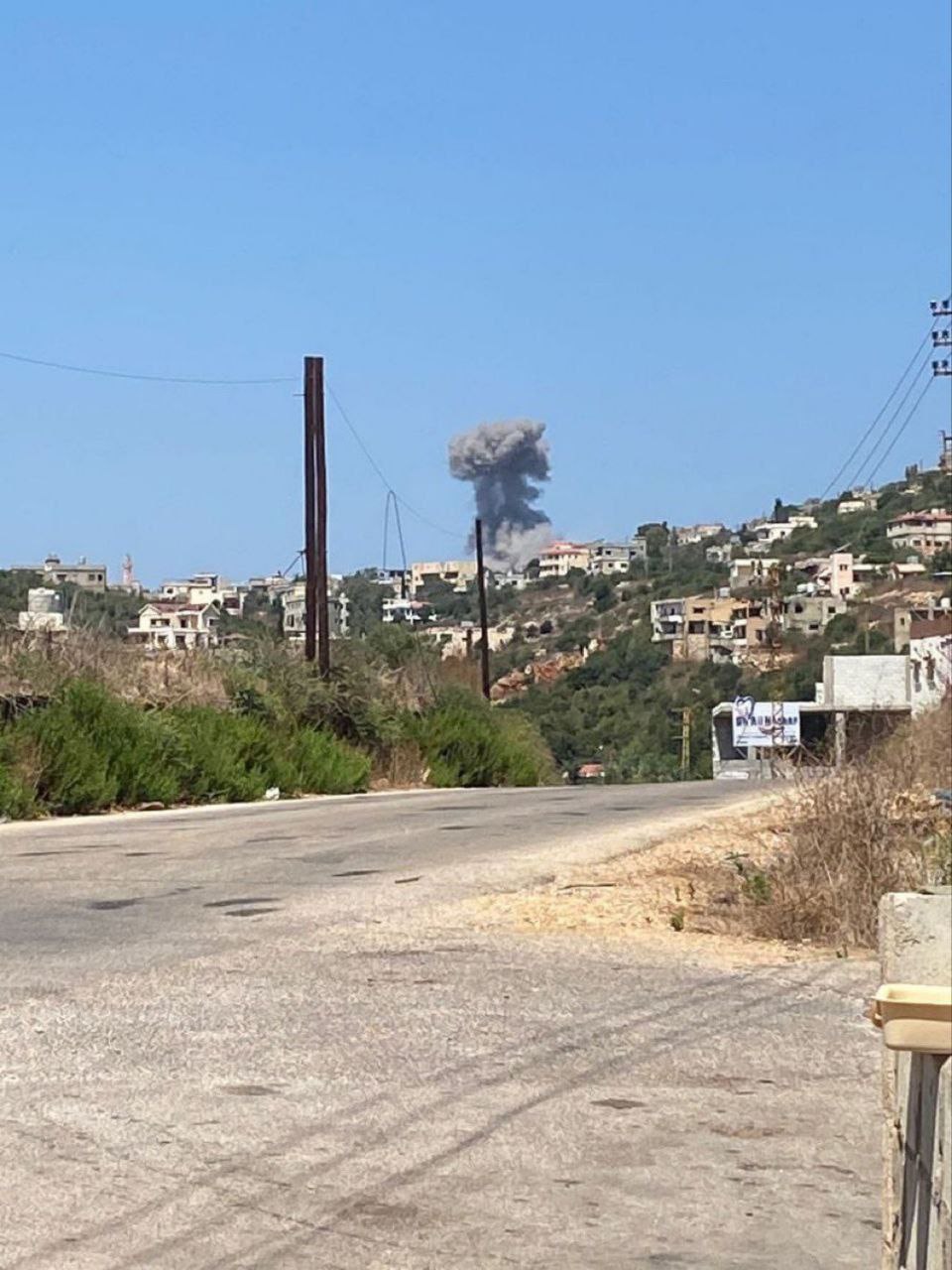 🔴 طيران الاحتلال يشن غارة تستهدف منزلا في عيتا الشعب…