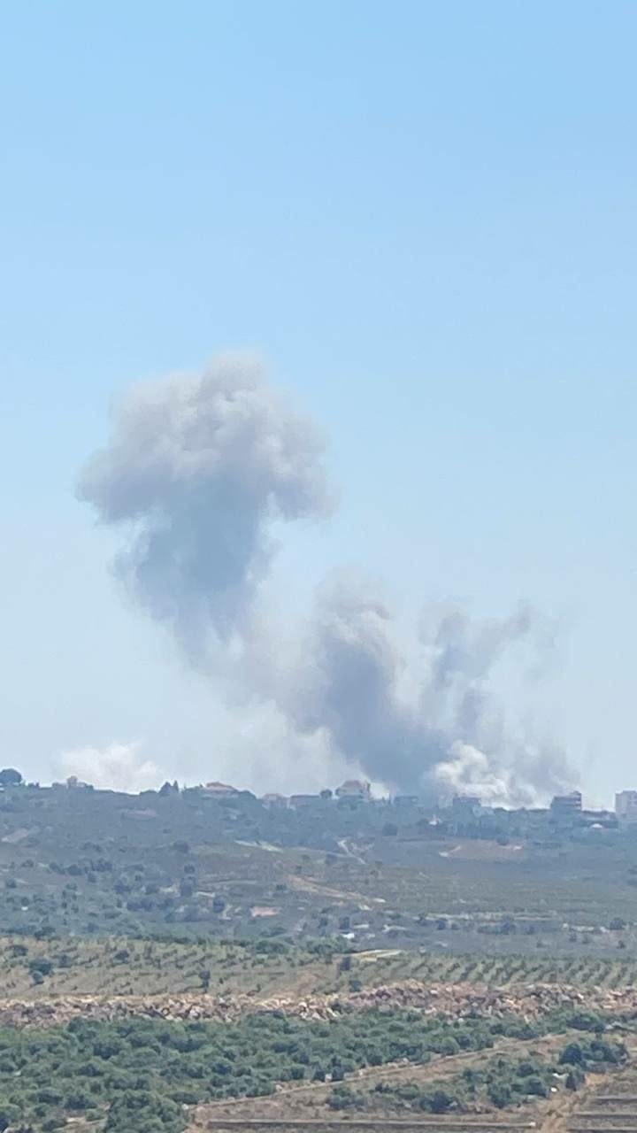 طيران الاحتلال الإسرائيلي يشن غارة على بلدة طير حرفا جنوبي…