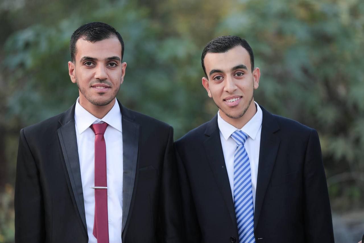 استشهاد الصحفي حمزة مرتجى ملتحقاً بشقيقه الصحفي الشهيد ياسر مرتجى…