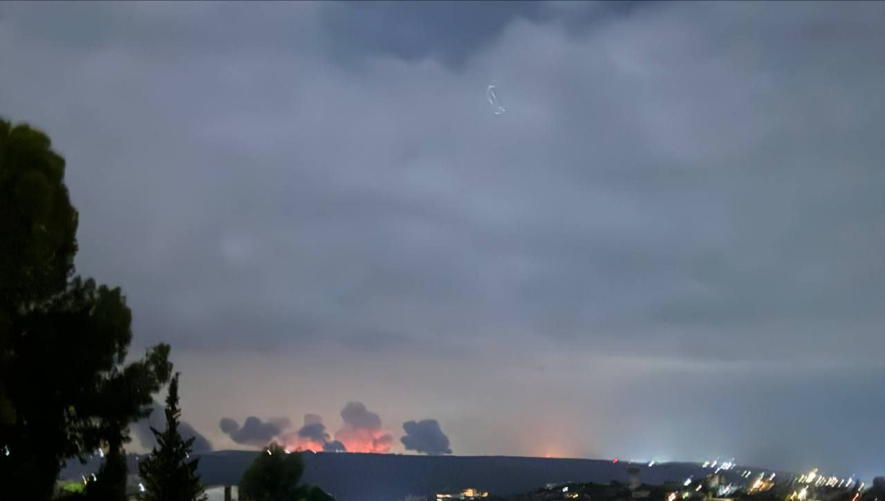 مراسل المنار : سلسلة عنيفة من الغارات الجوية تنفذها الطائرات…