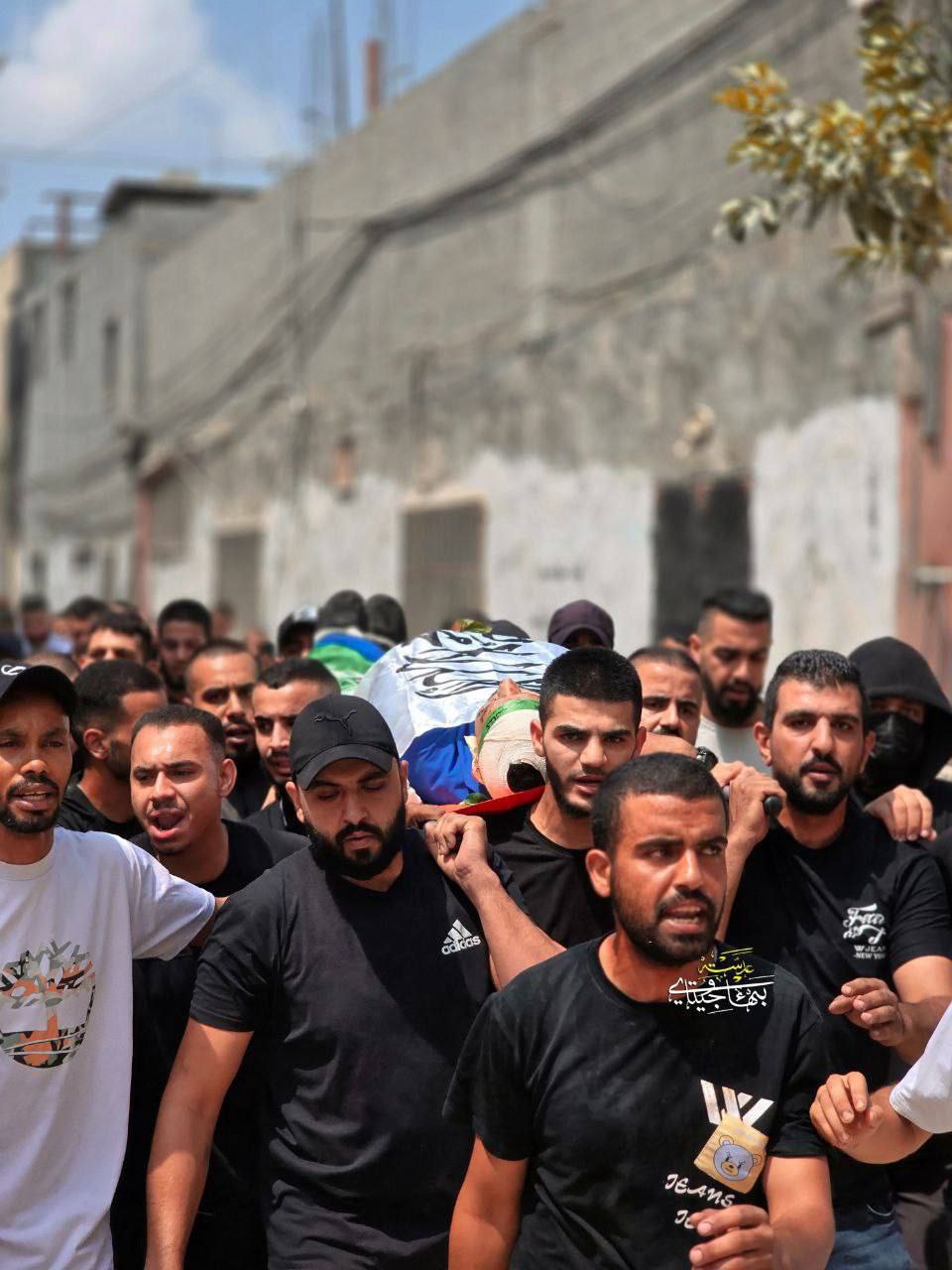 صور من تشييع شهــداء مخيم نور شمس في مدينة طولكرم…