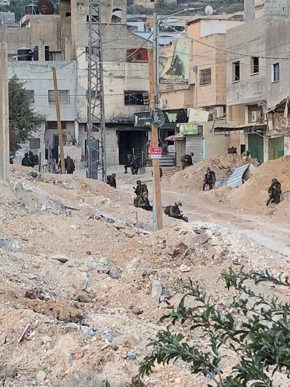 الاحتلال الإسرائيلي يواصل عدوانه على مدينة جنين ومخيمها لليوم الثامن…