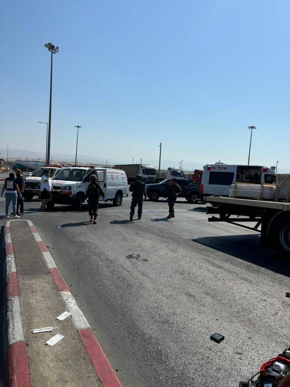 🔴 متابعة – عملية الأغوار

منفذ العملية استخدم مسدسًا وأطلق النار…