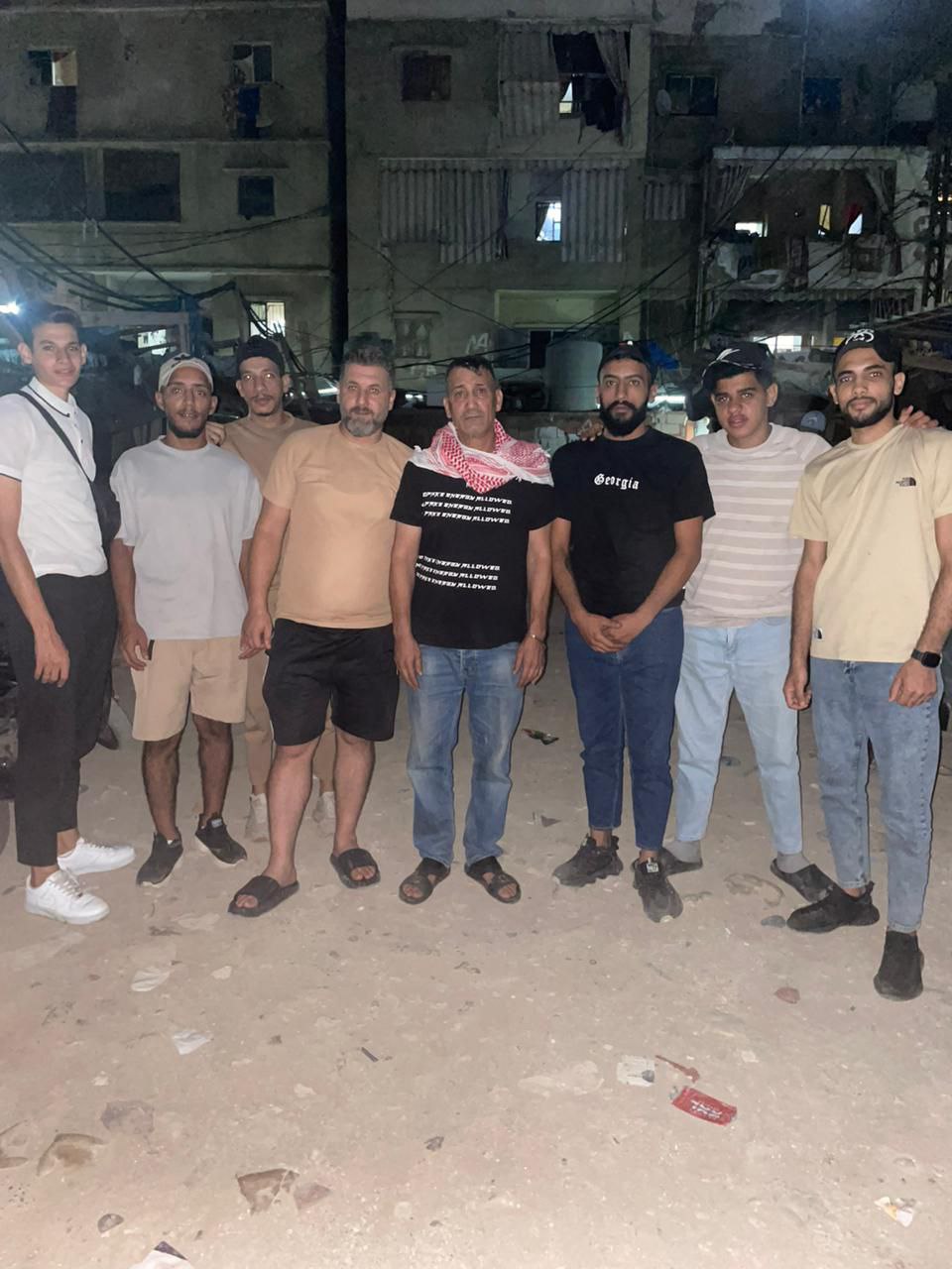 توجه وفد من مخيم شاتيلا الى المشافي القريية 
للتبرع بوحدات…