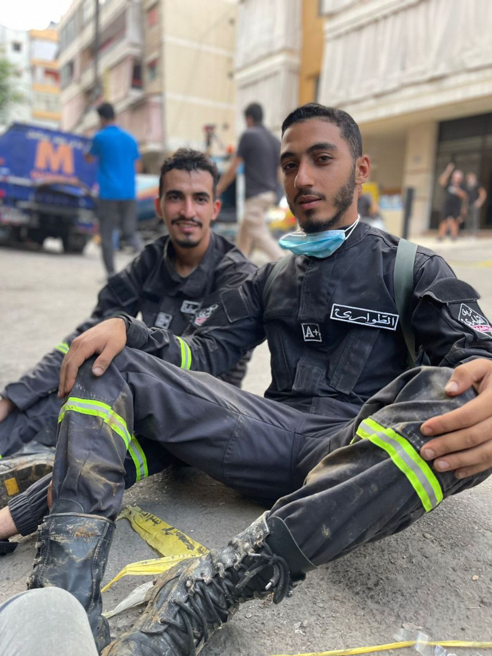 قام الدفاع المدني الفلسطيني وفريق الطوارئ من مخيم برج البراجنة…