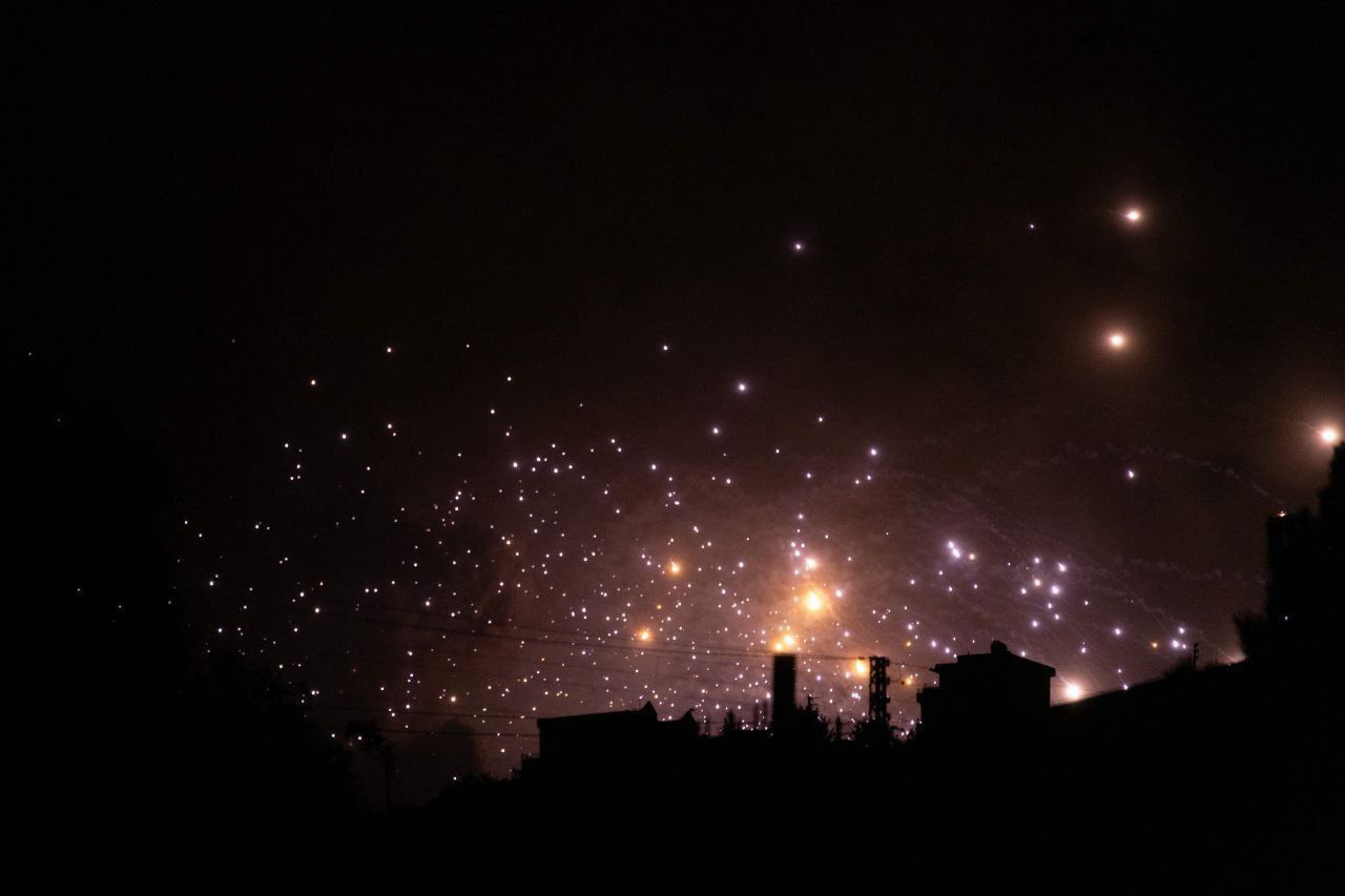 صور توثق سلسلة الغارات الصهيونية التي استهدفت بلدات جنوب لبنان…