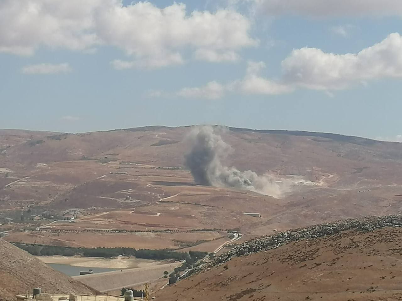 طيران الاحتلال الإسرائيلي يشنّ غارات على بلدة القرعون في البقاع…