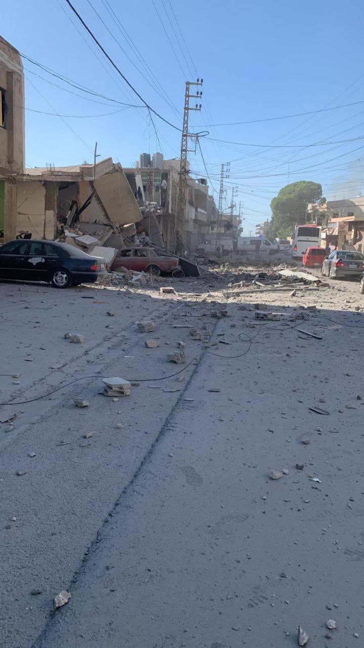 آثار الغارات على بلدة حناويه قضاء صور جنوبي لبنان