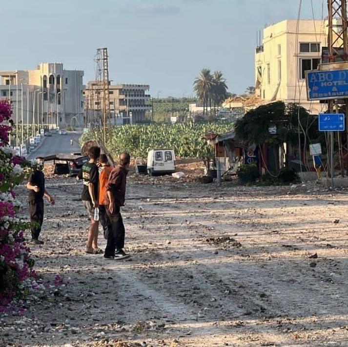 استهداف طريق القاسمية التي تربط ساحل الزهراني بساحل صور بعد…