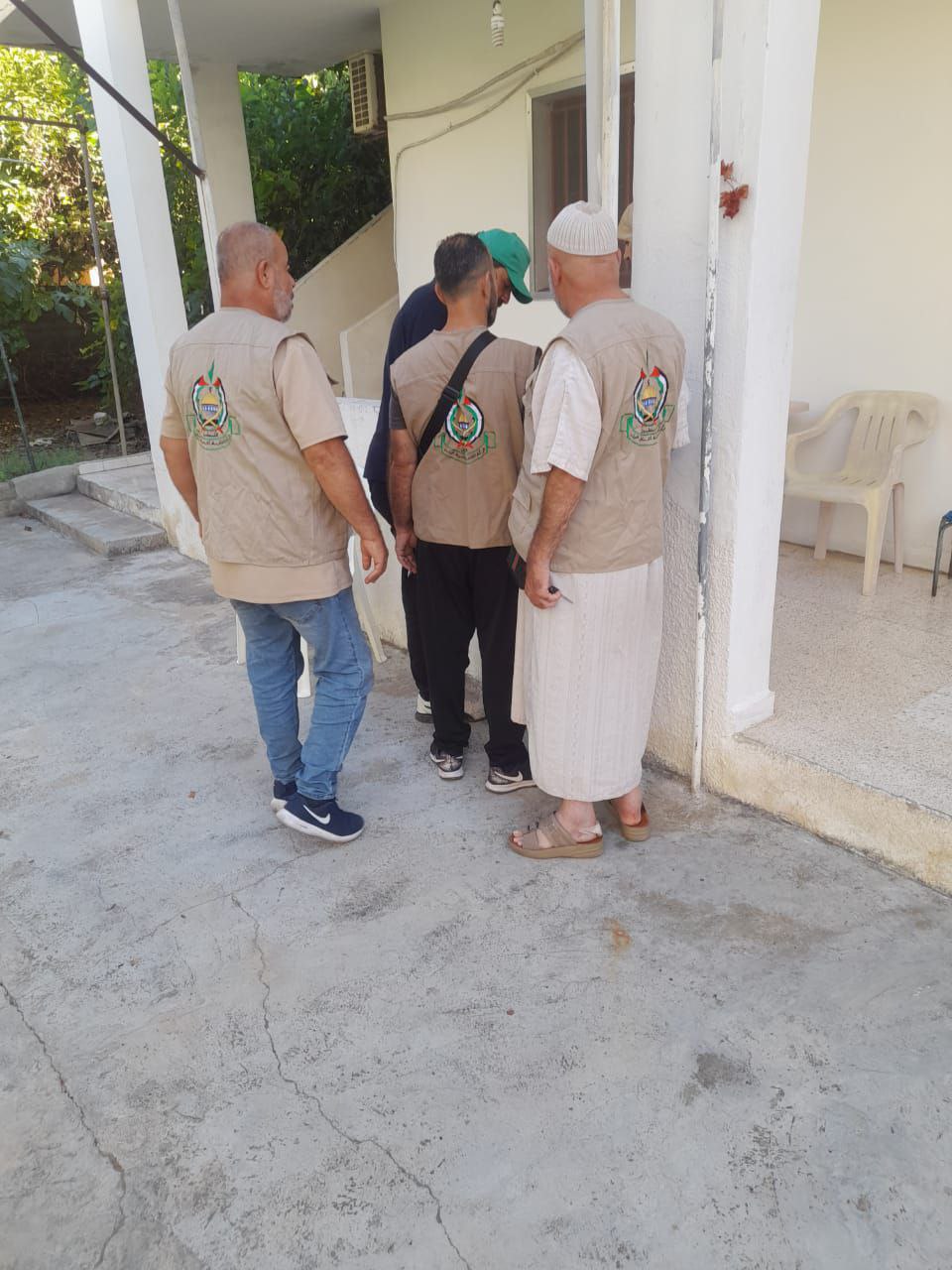 قام وفد من حركة حماس في مخيم البص بمدينة صور…