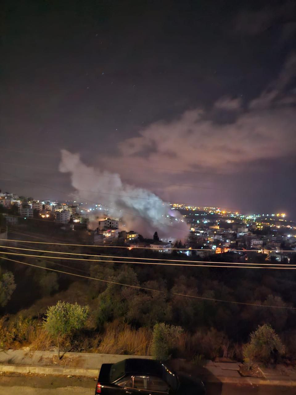 الطيران الحربي الإسرائيلي يستهدف بلدة الغازية جنوب لبنان بعدة غارات