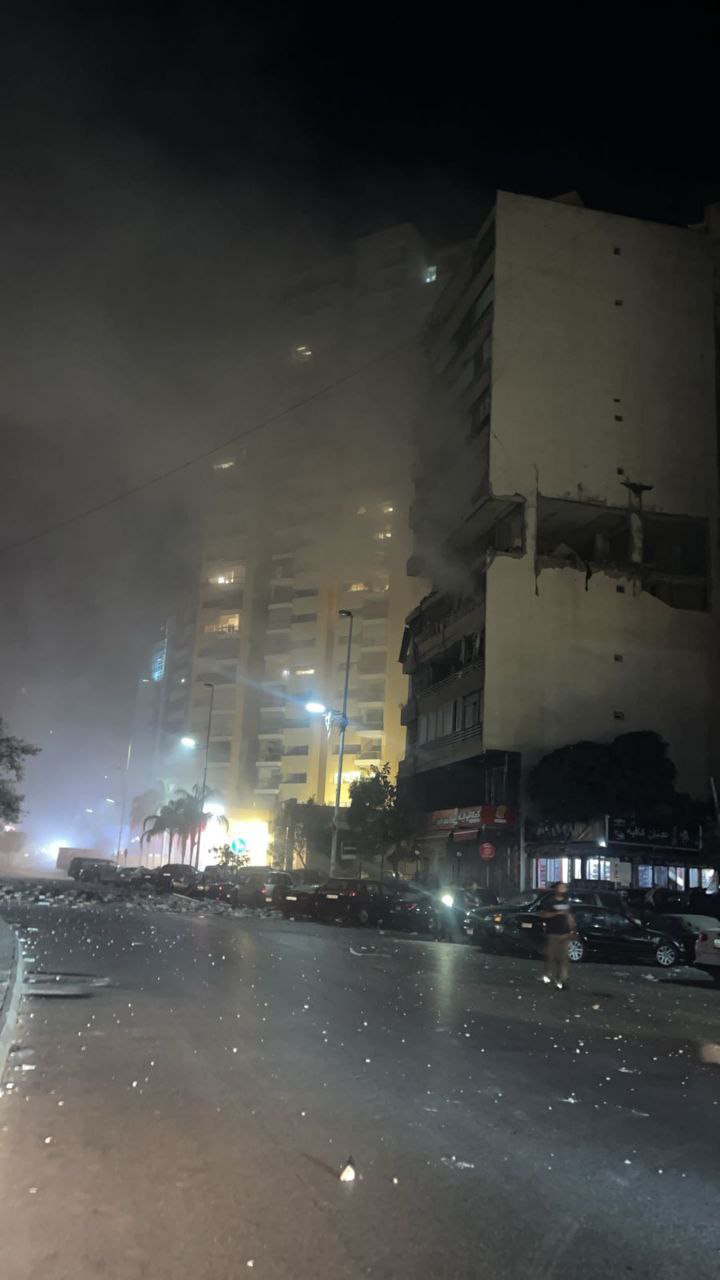 المعلومات الأولية تفيد أن الغارة على بيروت استهدفت شقة سكنية…