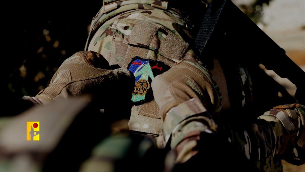 حزب الله ينشر صورة بعنوان: 

من شَاءَ نِزَالًا فَليُقدِم…