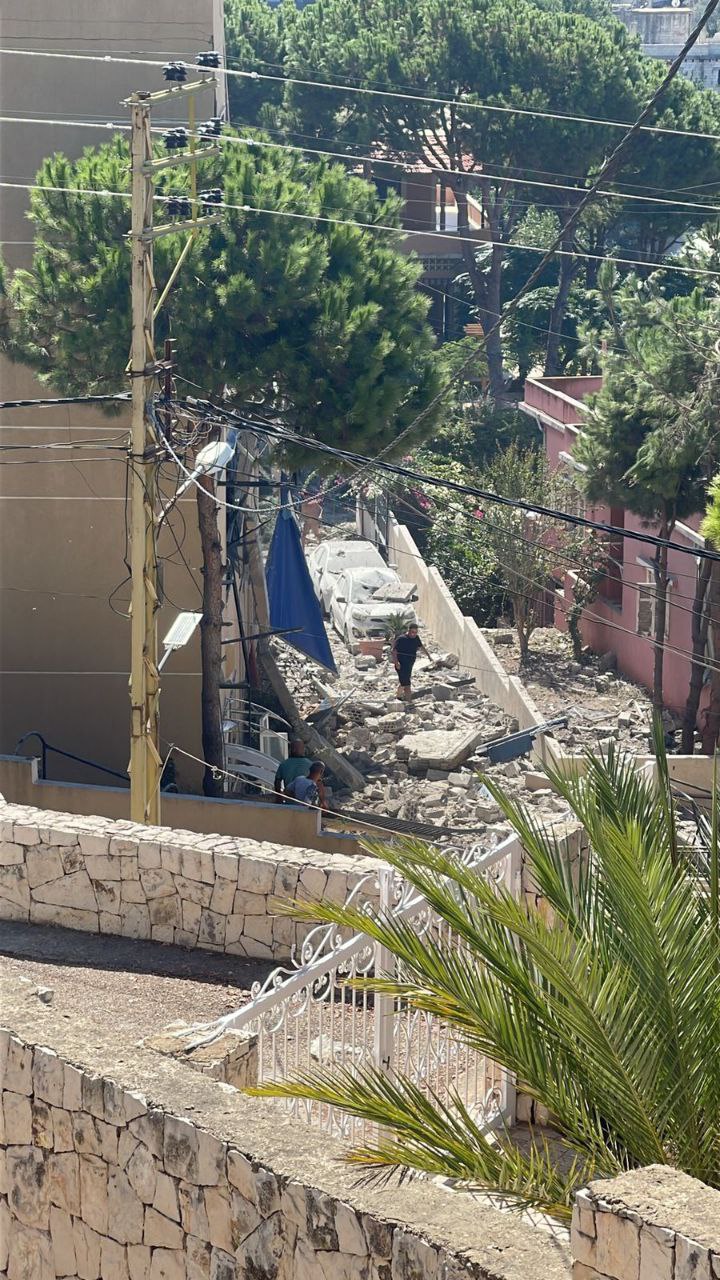 مشاهد الدمار من استهداف بلدة الوردانية في قضاء الشوف في…