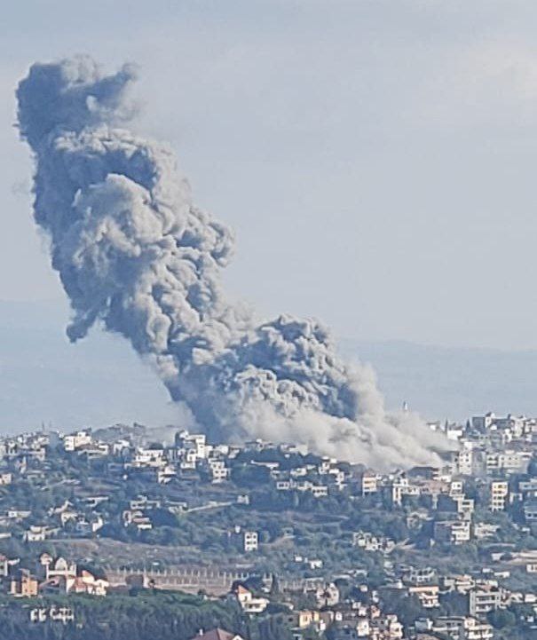 غارة صهيونية عنيفة جداً استهدفت بلدة الخيام جنوبي لبنان