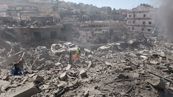 غارة صهيونية على حي كسار زعتر في النبطية جنوبي لبنان…