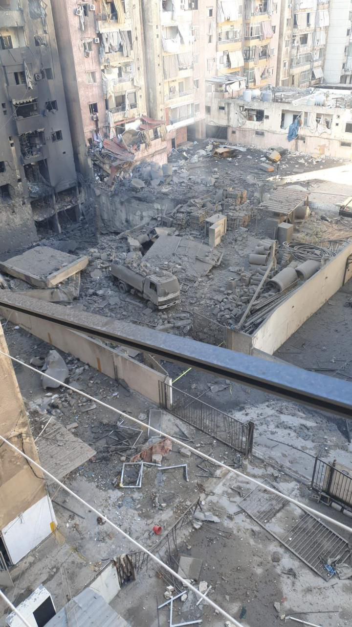 آثار الدمار جراء الغارات الصهيونية التي استهدفت مدينة صور جنوبي…