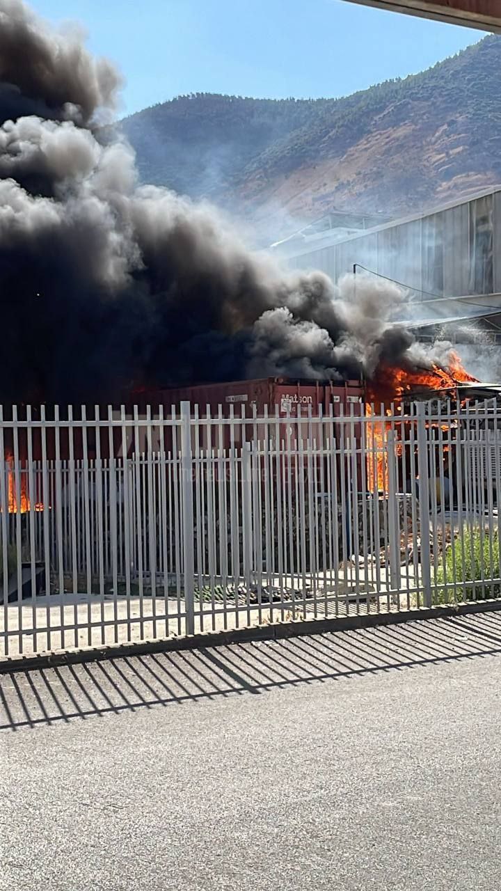 اندلاع حريق ضخم في مستوطنة “كريات شمونة” شمال فلسطين المحتلة…