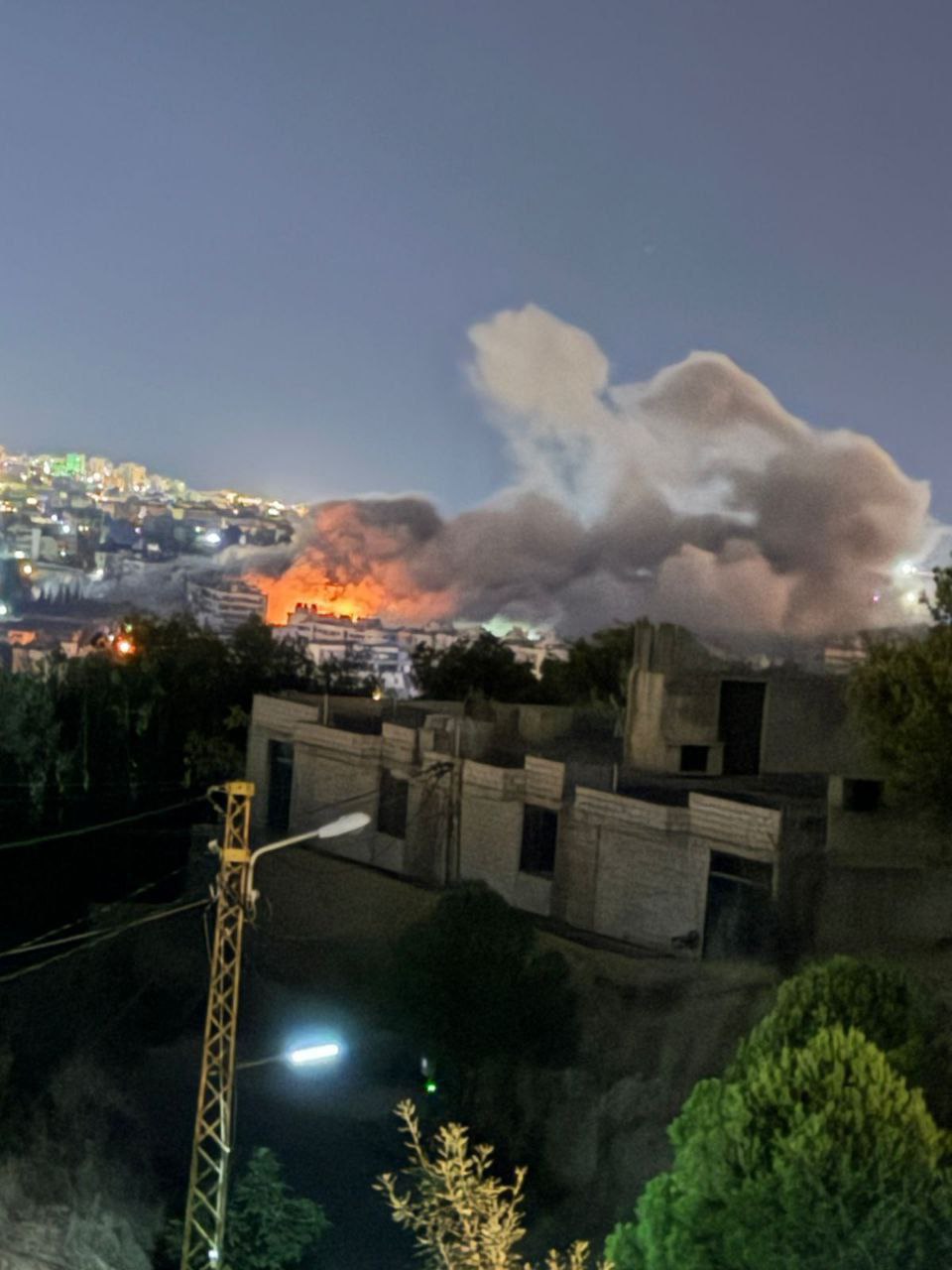 الغارة على الشويفات منذ بعض الوقت