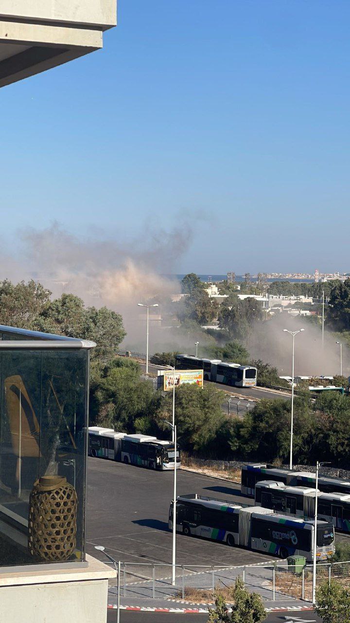 صورة متداولة لسقوط صاروخ في مستوطنة “كريات يام” شمال حيفا…