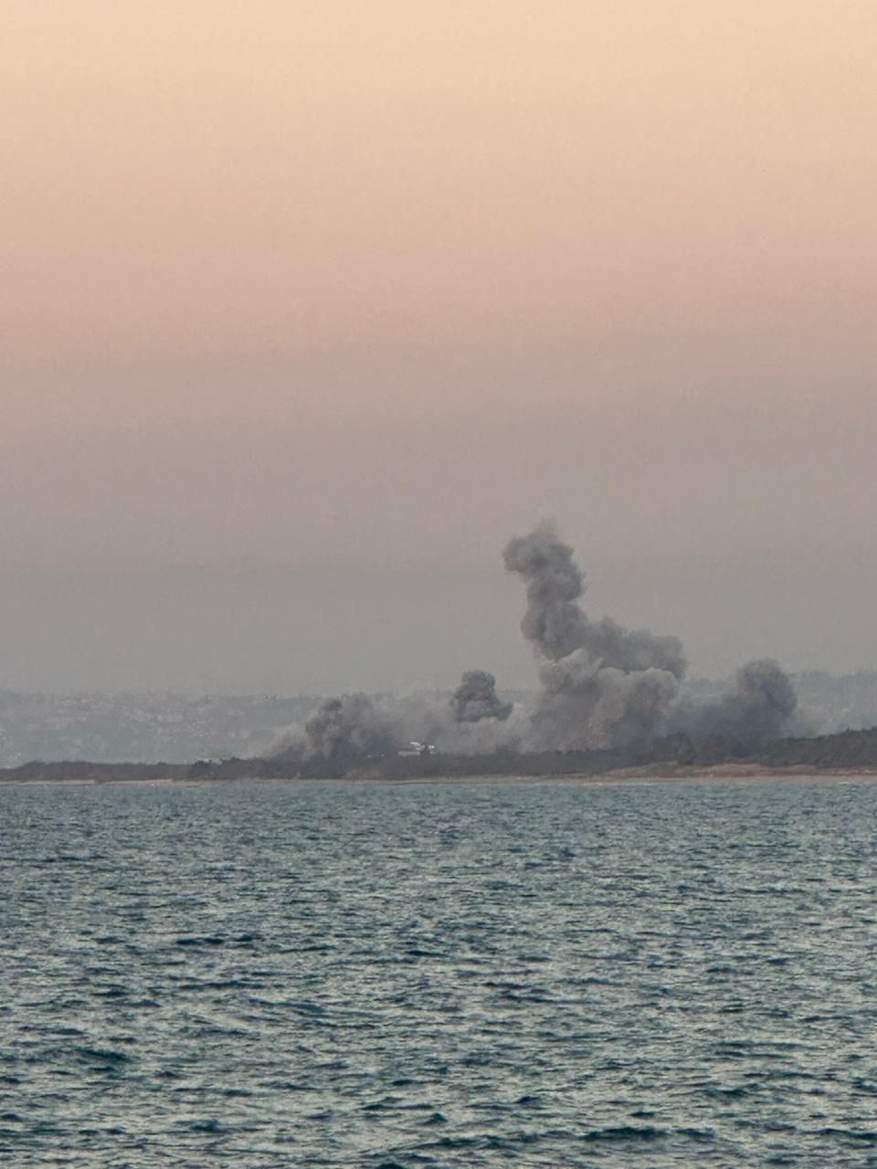 غارات إسرائيلية استهدفت المنطقة الواقعة بين البرغلية والقاسمية وبلدة دير…