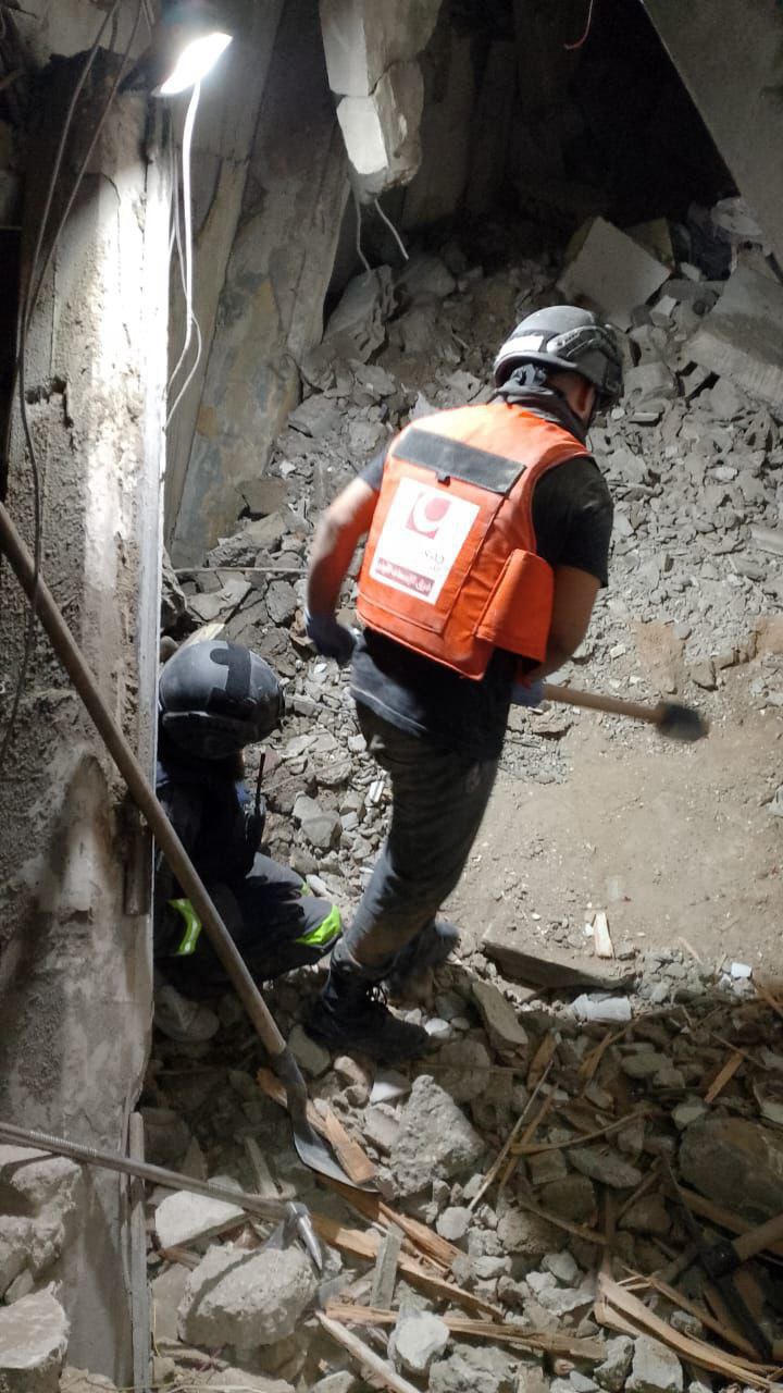 استجابت جمعية الشفاء بفرقها للإسعاف الأولي والدفاع المدني لغارة حارة…