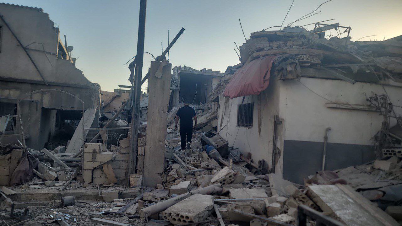 آثار الدمار جرّاء قصف طيران الاحتلال منطقة الزراعة بالقرب من…