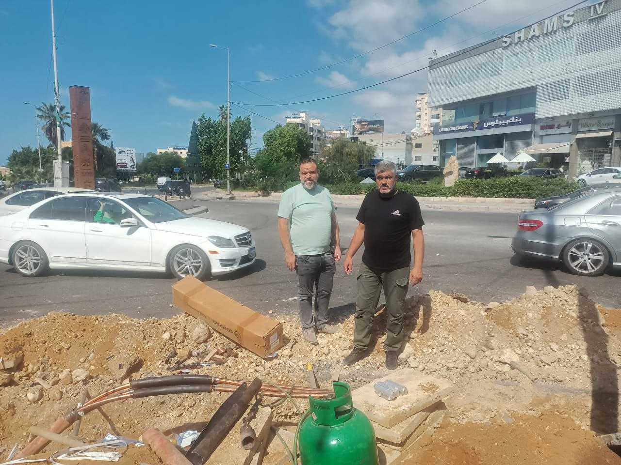 قامت حركة حماس بإصلاح عطل خط الكهرباء الذي يغذي مخيم…