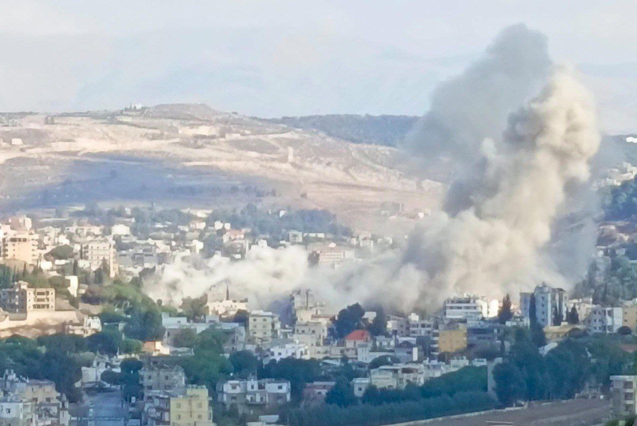 غارات صهيونية تستهدف مدينة النبطية جنوبي لبنان