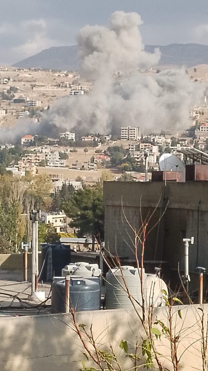 غارة صهيونية تستهدف بلدة عمشكي في بعلبك شرقي لبنان، بالتزامن…