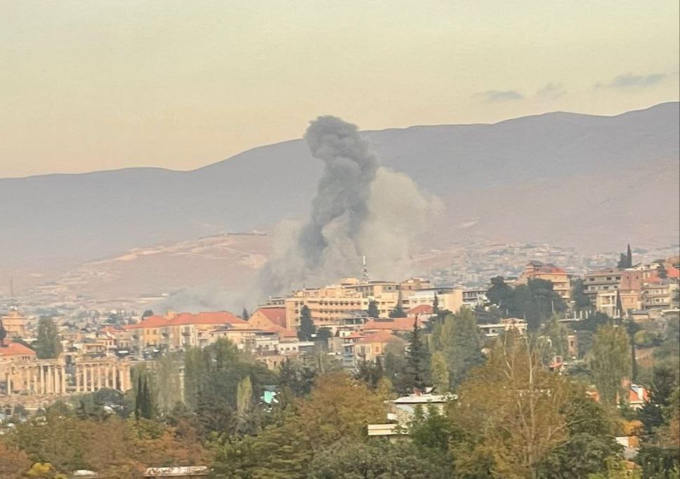 الاحتلال يشنّ غارةً على مدينة بعلبك وأخرى على محيط بلدة…