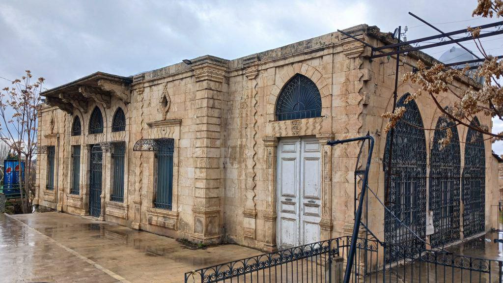 البيت التراثي (المنشية) الذي استهدفه طيران الاحتلال مقابل أوتيل بالميرا…