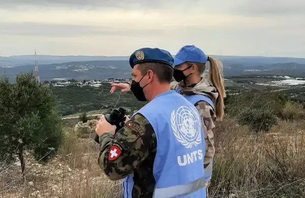 بيان لقوات اليونفيل: 

– قافلة تابعة لنا كانت تنقل جنود…