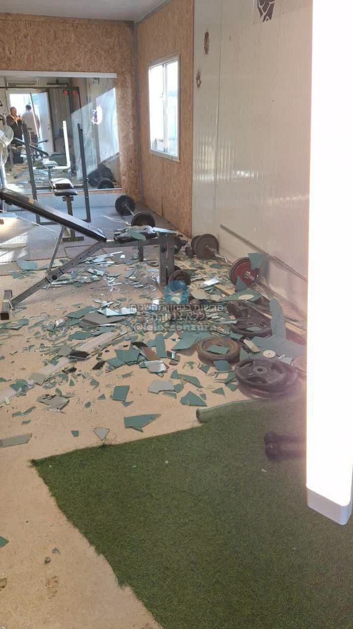 مصادر عبرية: أضرار في مستوطنة “إيفن مناحم” جرّاء قصف صاروخي…