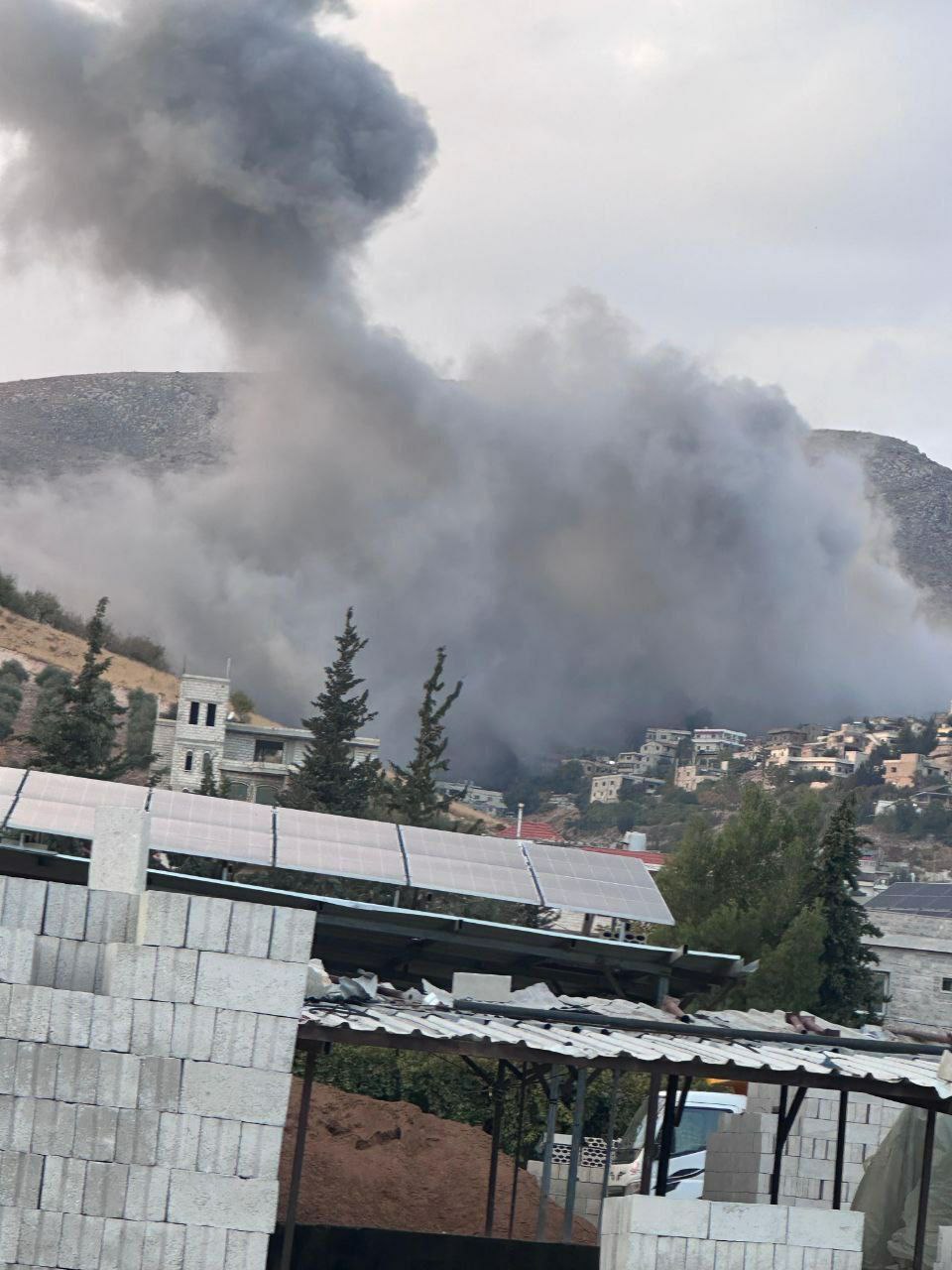 غارة صهيونية تستهدف بلدة قصرنبا في قضاء بعلبك شرقي لبنان