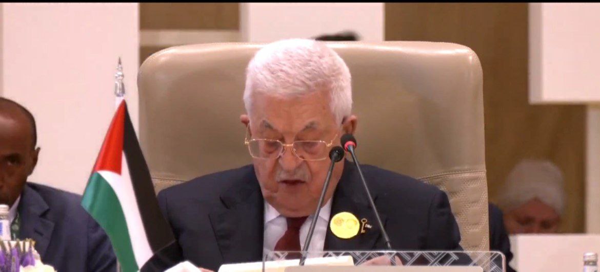 رئيس السلطة الفلسطينية محمود عباس خلال القمة العربية الإسلامية: الواجب…
