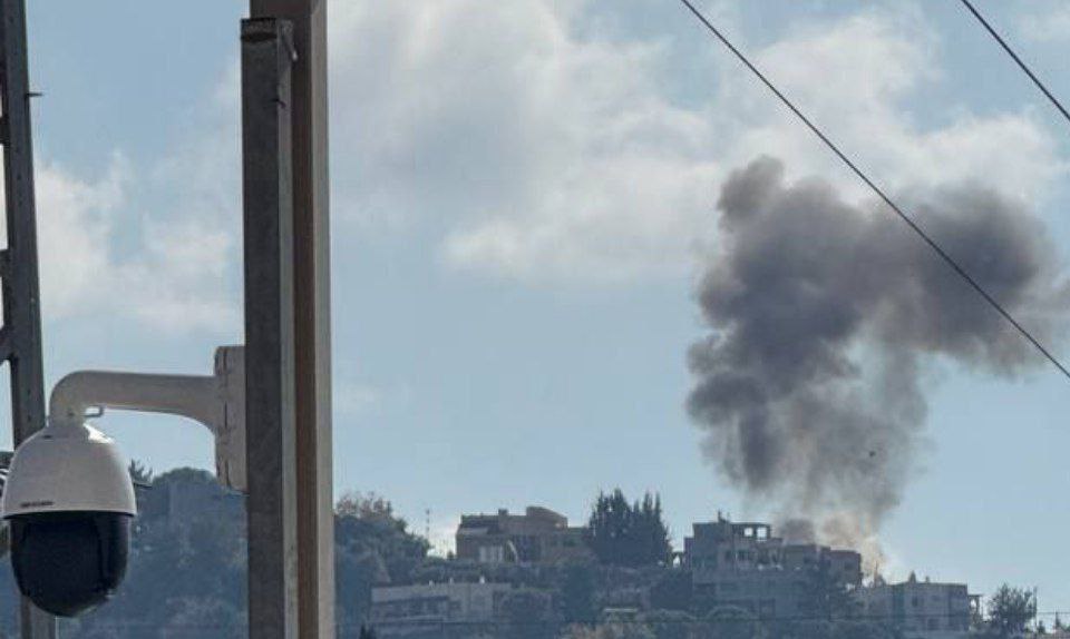 مصادر عبرية: إصابة مباشرة لمبنى في معالوت ترشيحا بالجليل الغربي…