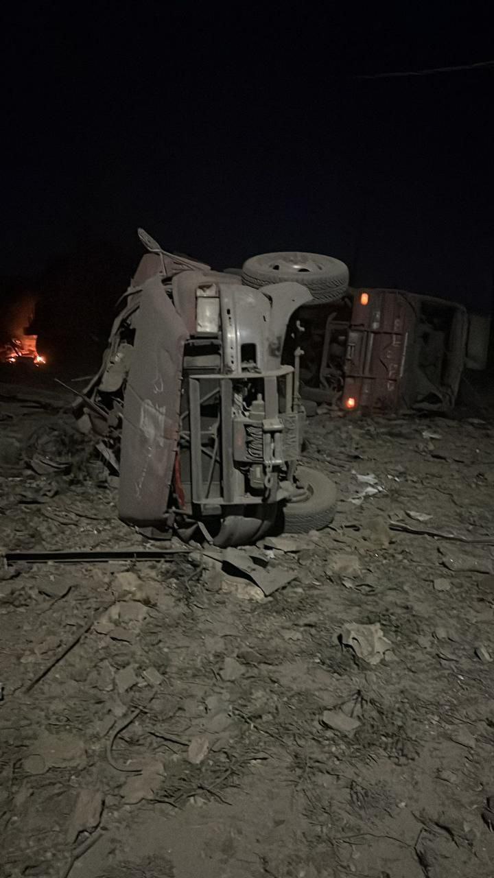 تضرّر مبنى وآليّات الدفاع المدني جرّاء غارة الاحتلال التي استهدفت…