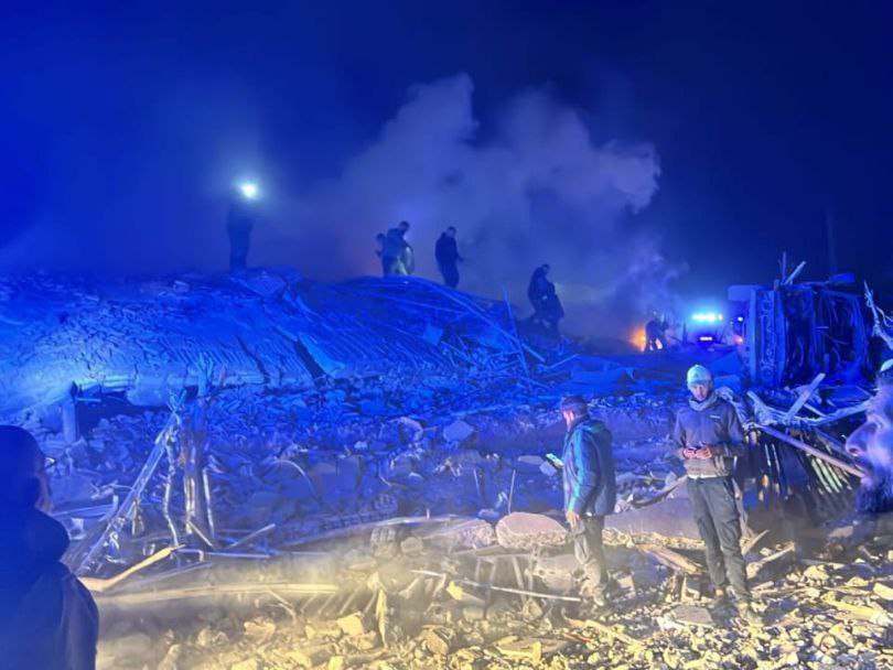 وزارة الصحة اللبنانية: 12 شهيداً في حصيلة أولية لغارة إسرائيلية…