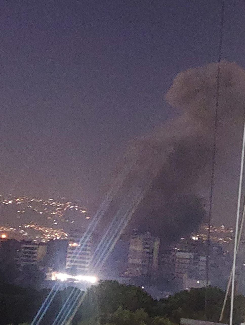 غارة عنيفة جداً الآن تستهدف منطقة الغبيري في الضاحية الجنوبية…