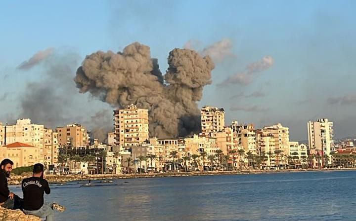 3 غارات صهيونية استهدفت مدينة صور اثنتان منهما طالتا شارع…