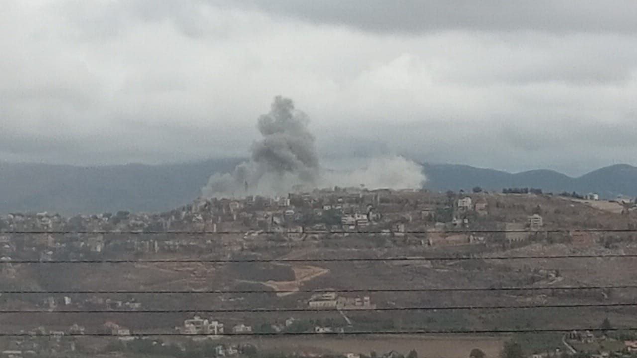 طيران الاحتلال يشن غارة عنيفة على بلدة الخيام في جنوب…