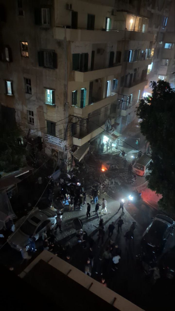 مشاهد من المكان المستهدف في بيروت في زقاق البلاط