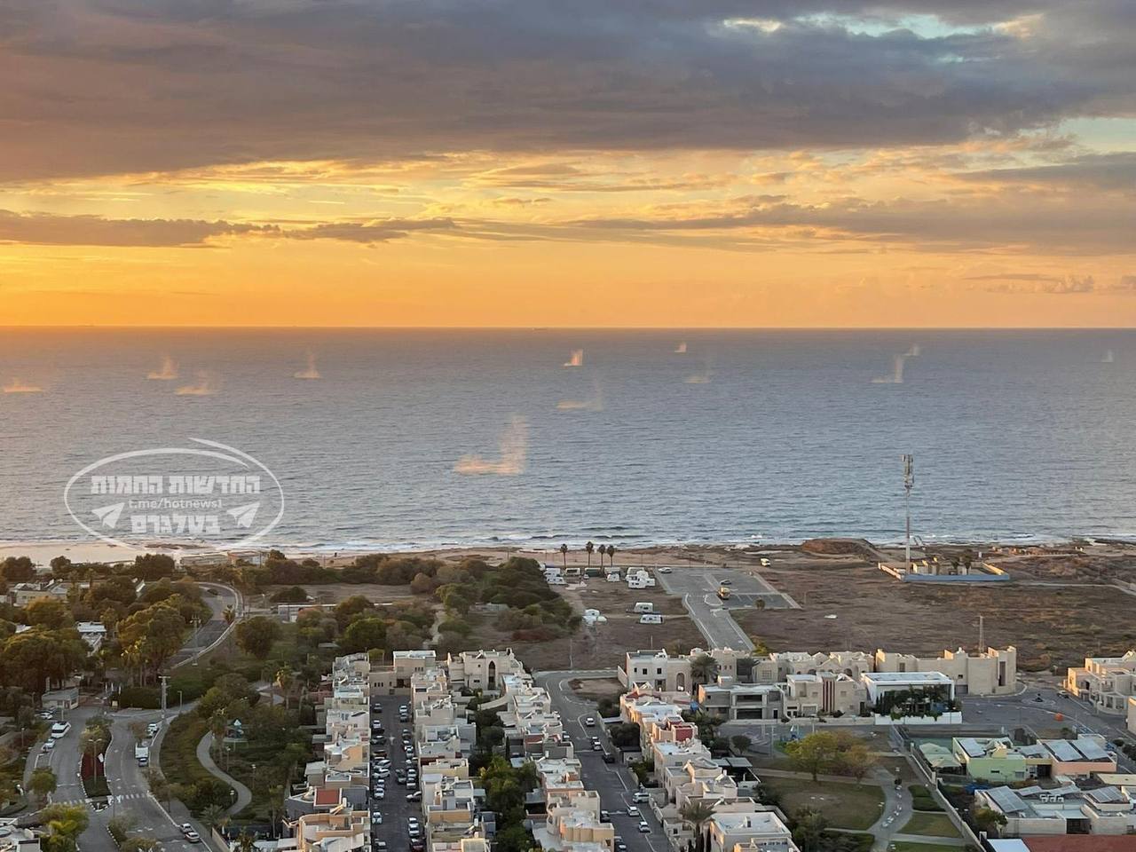 سقوط عدّة صواريخ قبالة شاطئ “نهاريا” جرّاء القصف الصاروخي من…